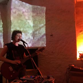Doku: Golden Diskó Ship – live